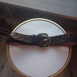 Authentic Valentino Garavani brown suede and leather belt size 70.